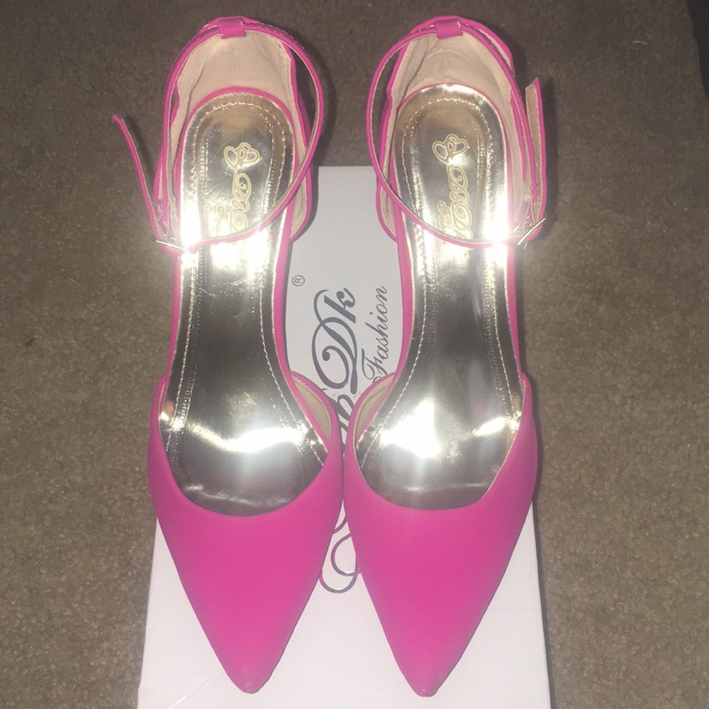Heels - Picture 2 of 4